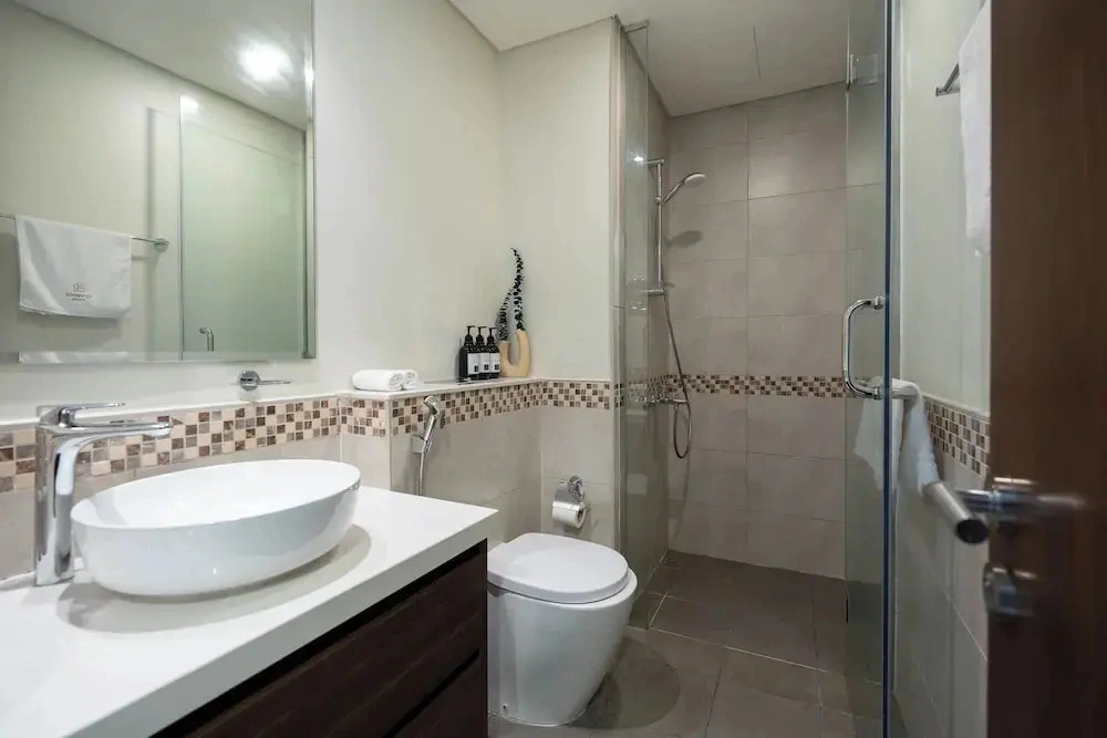 KeyRock - Premium Reva Stay with Pool