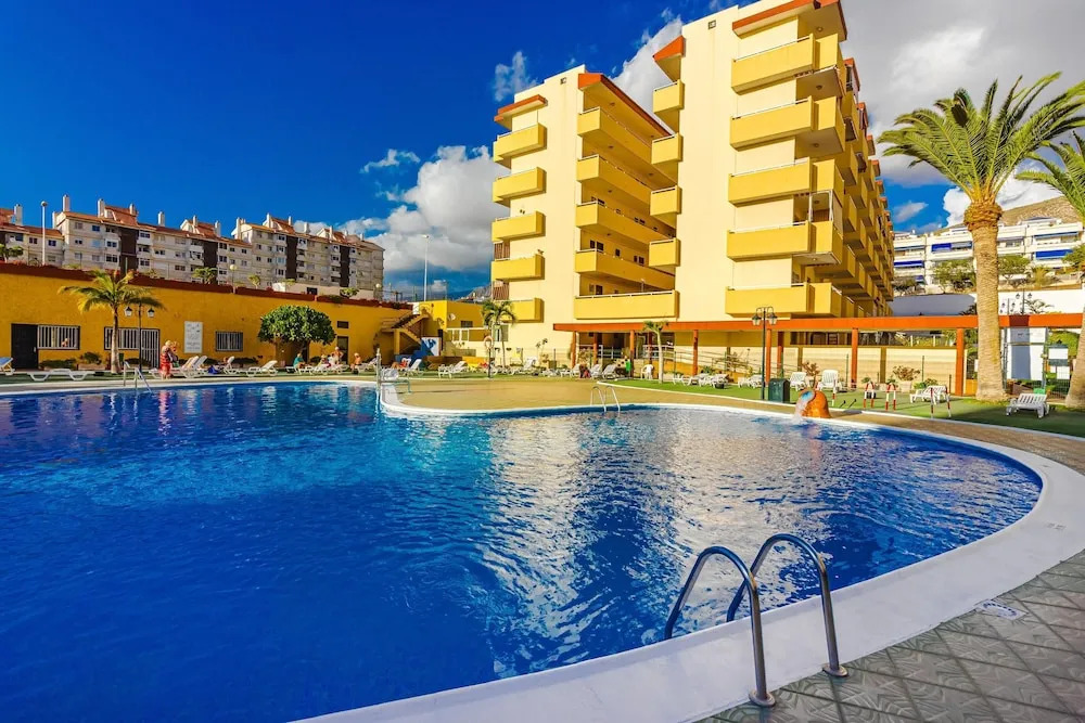 Apartment with One Bedroom in Los Cristianos, with Pool Access, Furnished Balcony And Wifi - 200 M From the Beach