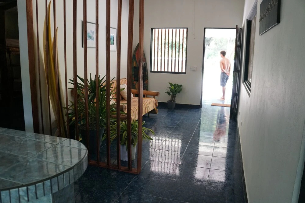 Tropical Camas Surf House