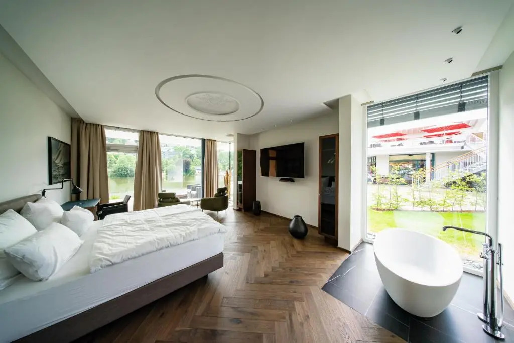 MotelplusHotel BiggeSeeFront