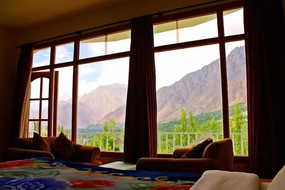 Hilltop Hotel, Hunza