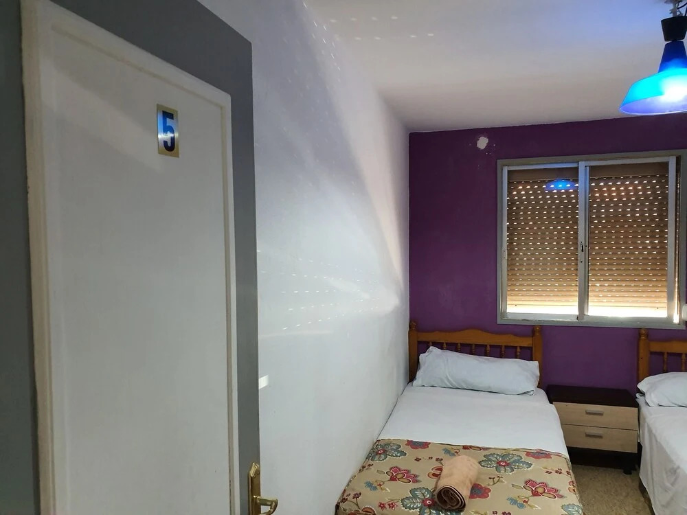 Low Cost Room Las Llaves 5