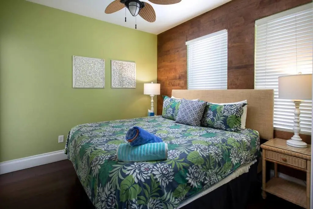 6 Bedroom 6 Bath Guesthouse on Duval Street