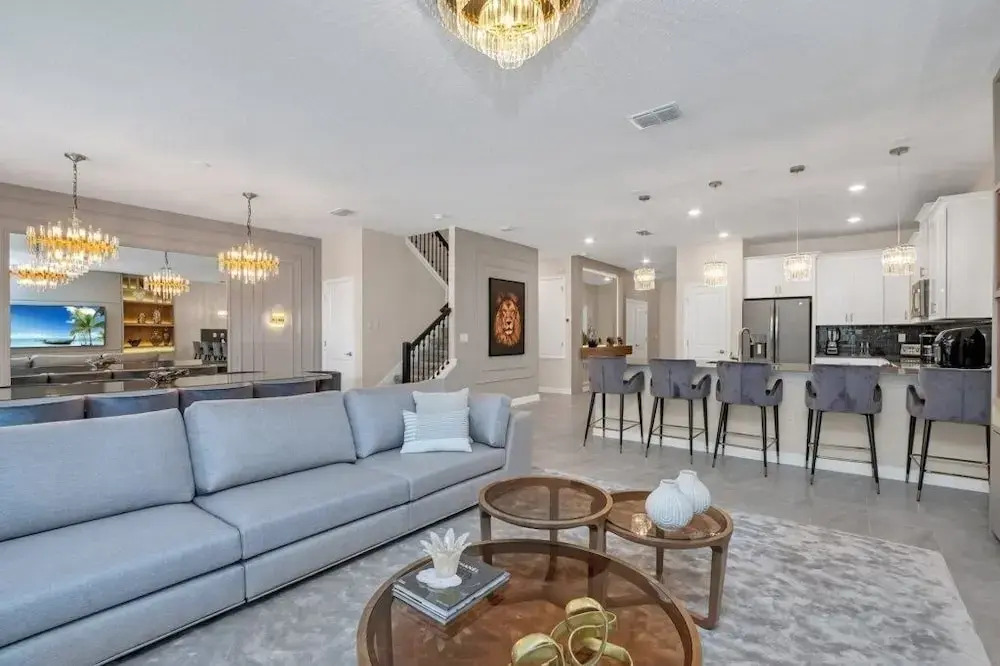 2818storey 9 Bedroom Home