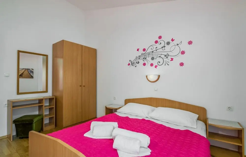 Amazing Home in Bascanska Draga With Wifi and 2 Bedrooms