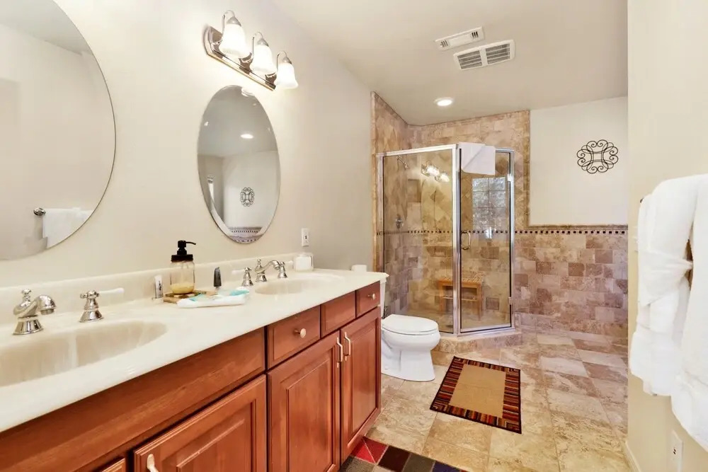 2091-mockingbird Getaway 4 Bedroom Home by RedAwning