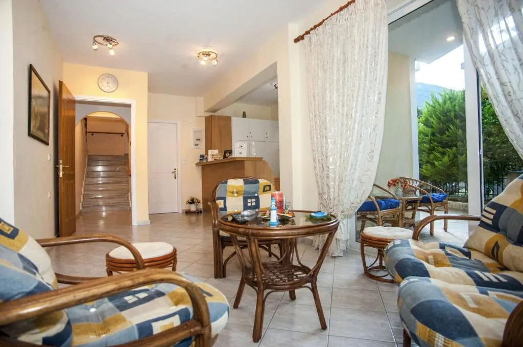 Captain Georgio Apartments