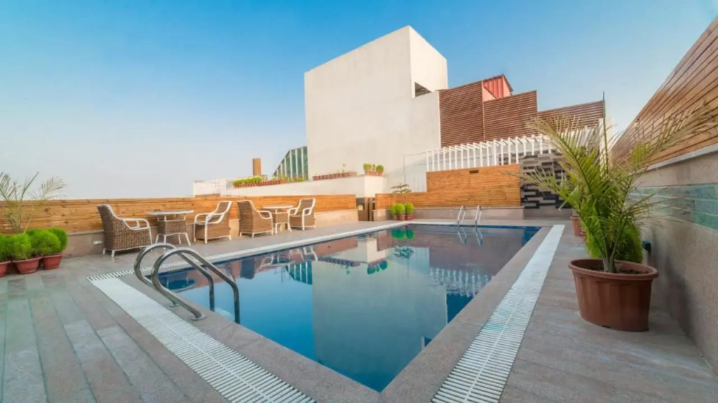 Costa Riviera Hotel