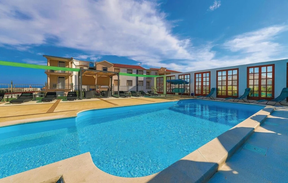 Beautiful Home in Okrug Gornji With Wifi and 1 Bedrooms