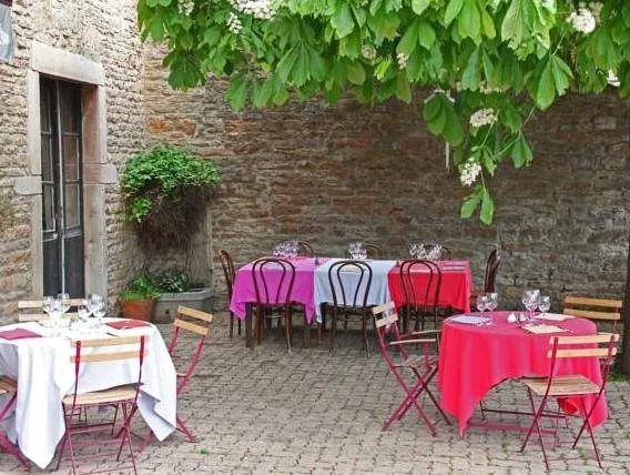 Hôtel Courtille de Solutré