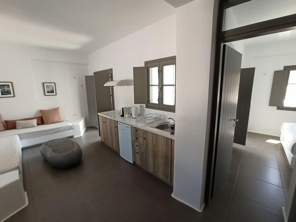 Amphitrite Suites Santorini