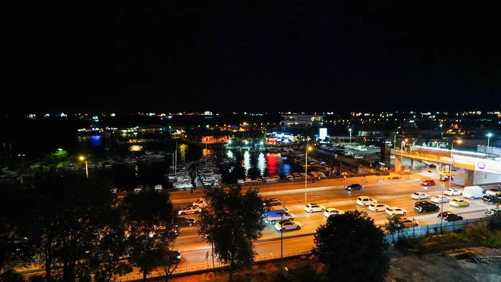 AURA MARINA HOTEL
