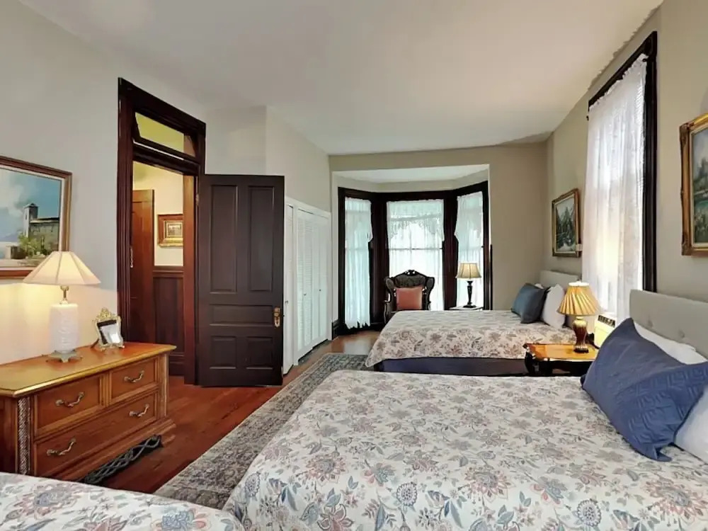 Victorian Rose by Ryson Vacation Rentals