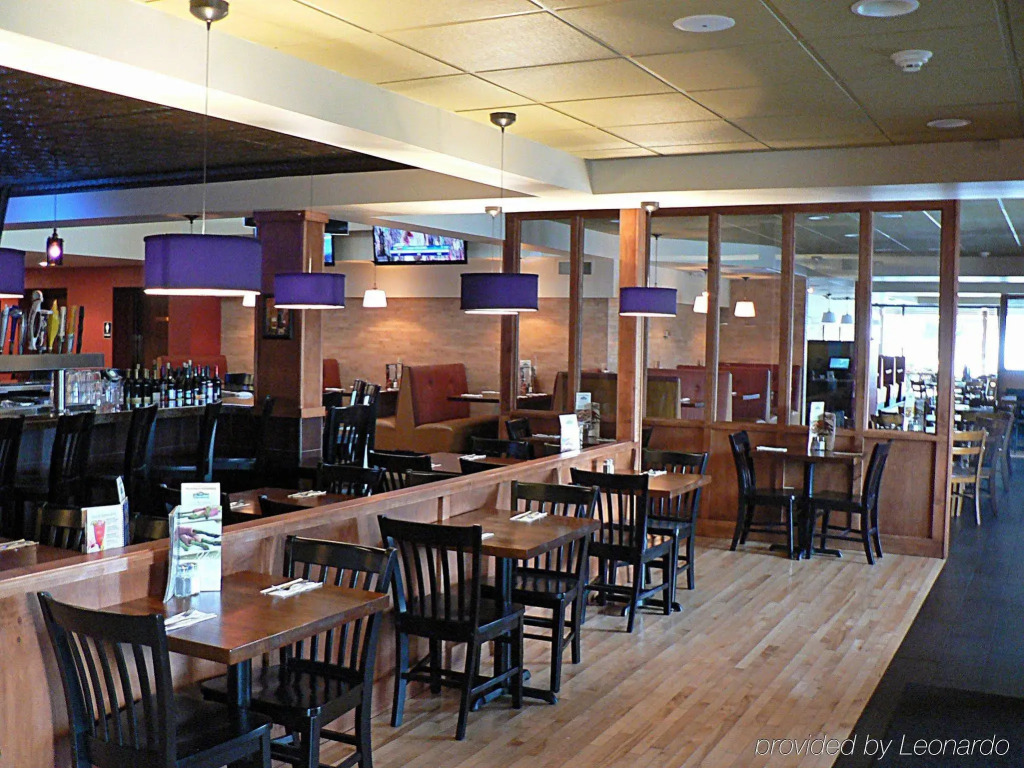 Country Inn & Suites by Radisson, Woodbury, MN