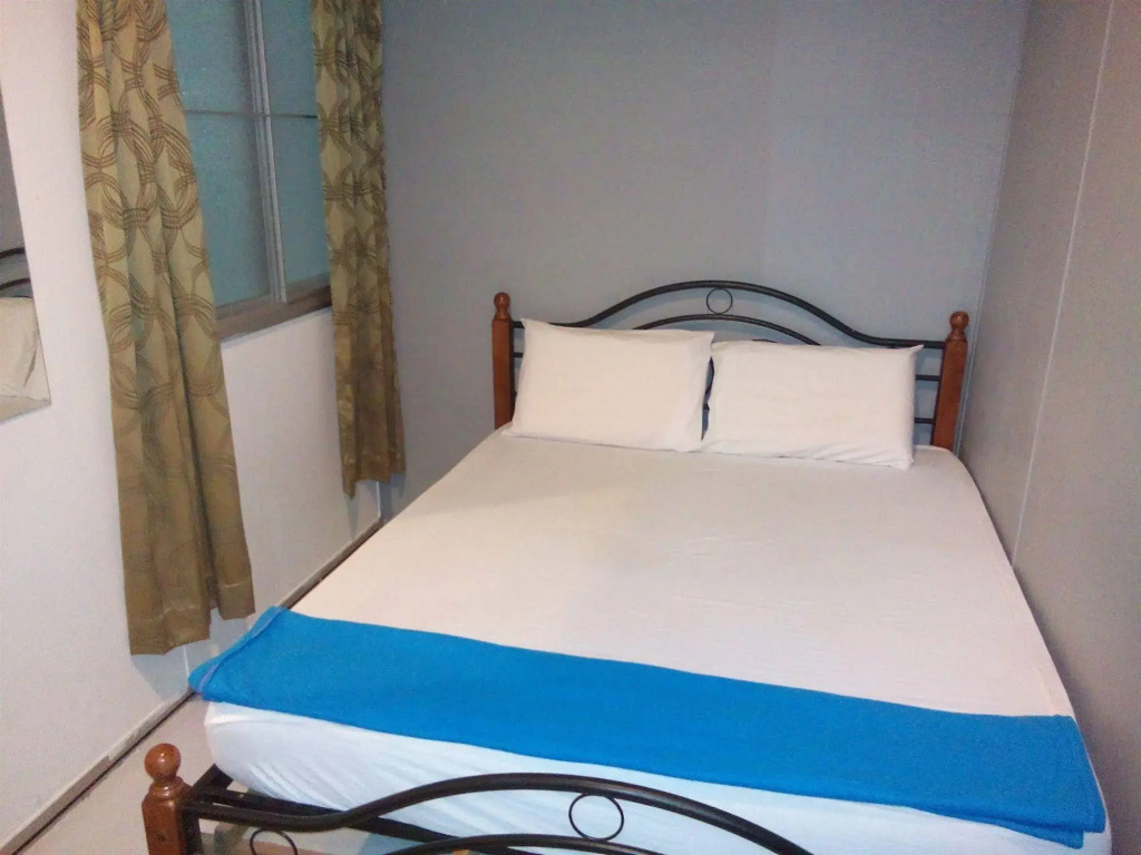 Discovery Cafe and Guesthouse