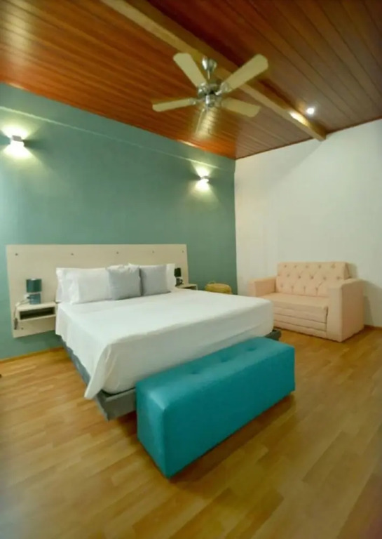 7ca2-1 House in Getsemani de Cartagena With Pisici7ca2-1 House in Getsemani de C