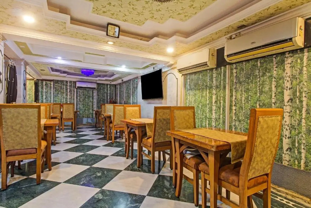 OYO Townhouse 92944 Hotel Pan Asia International