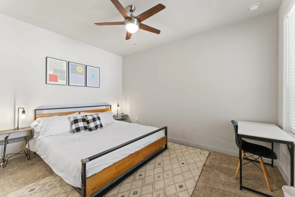 Top Floor 2BR King Beds Suite 8 Min to Downtown