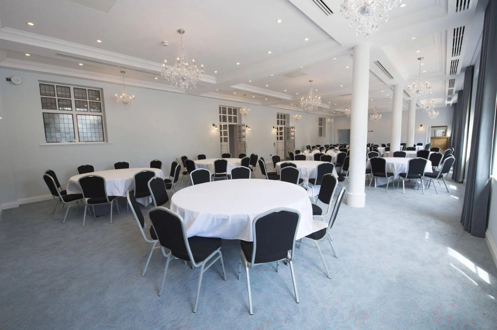 Yarrow Hotel