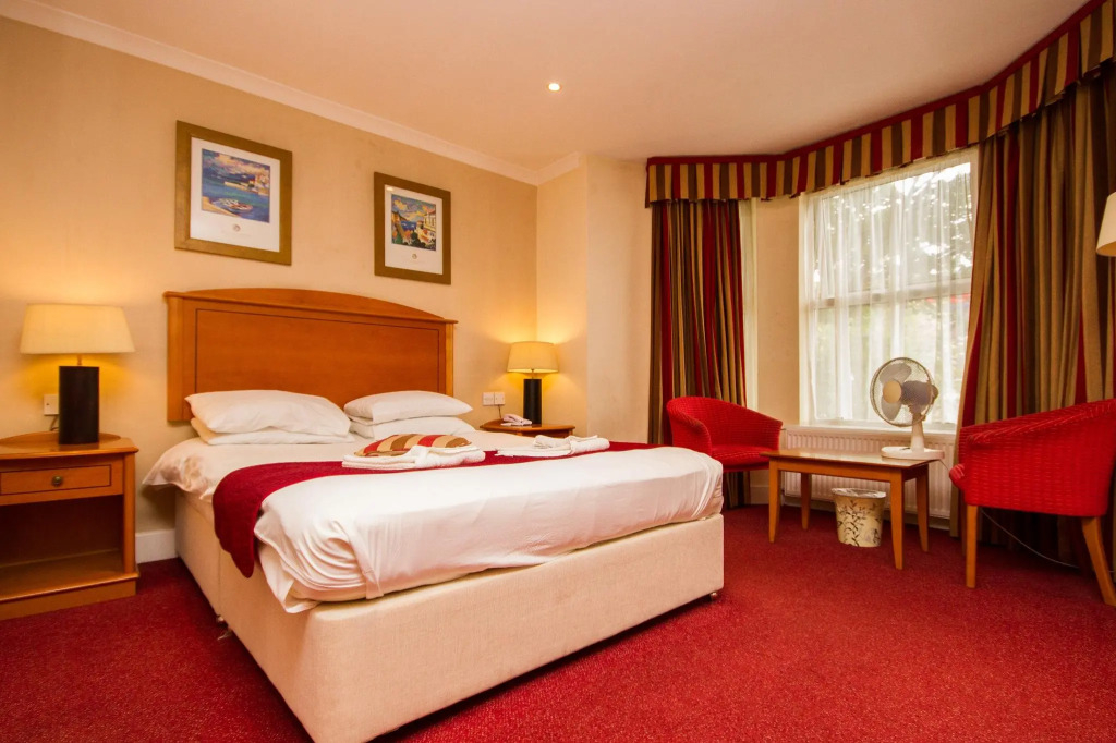 Chesters Hotel & Restaurant