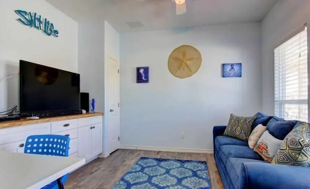 Aquaholics Anonymous 5 Bedroom Home by RedAwning