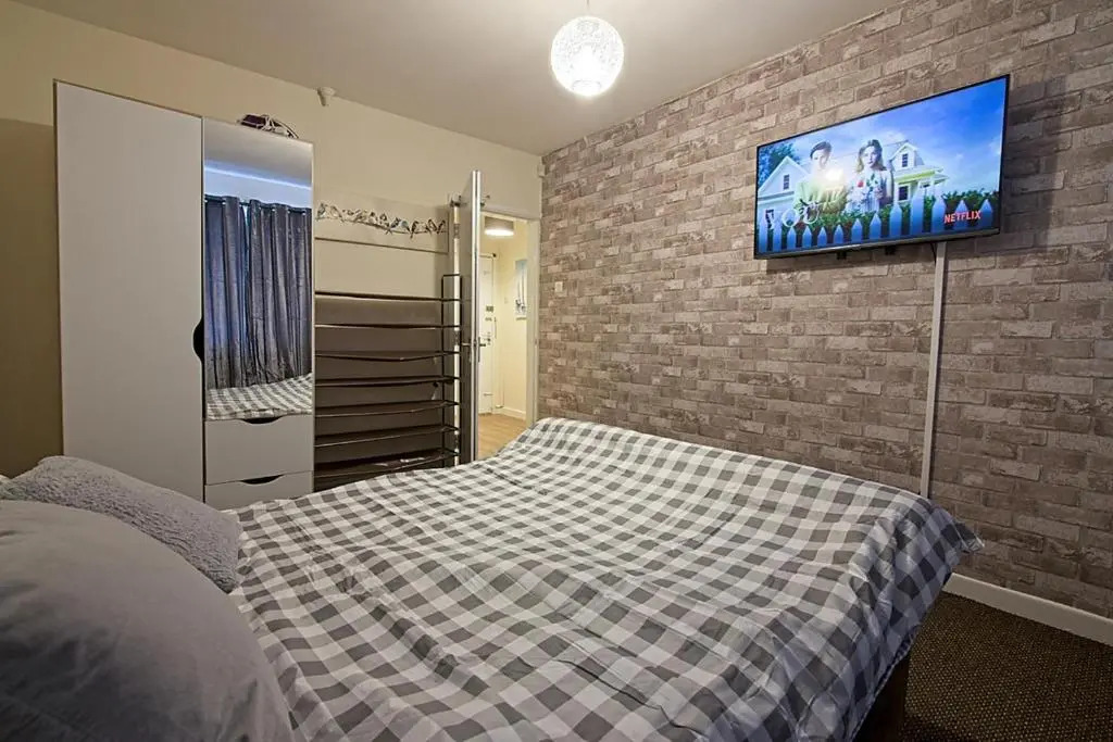 Stylish Five Star Rated Apartment