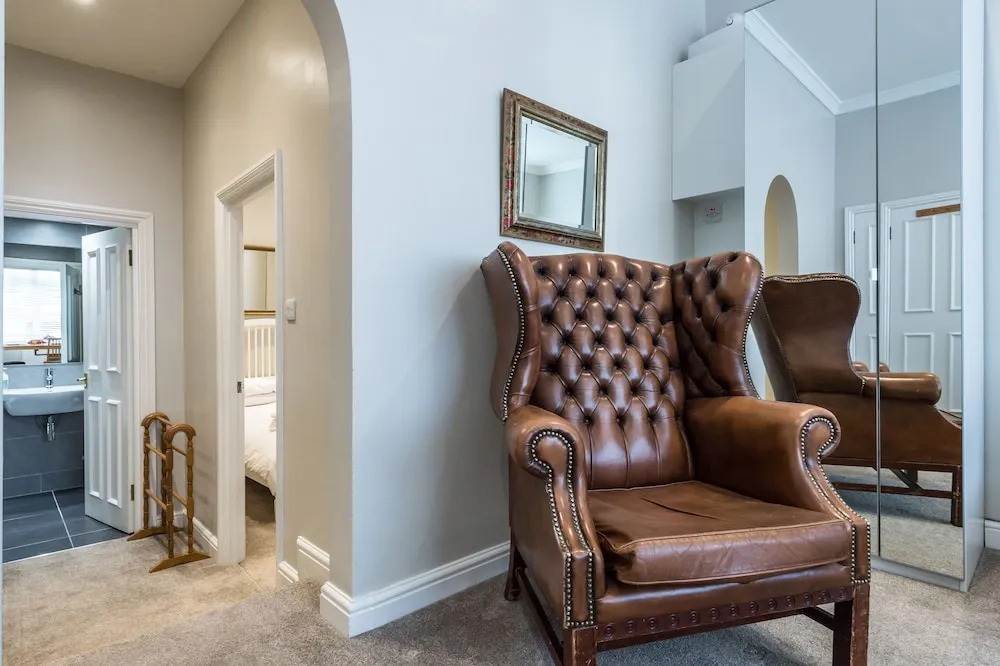 Chic 1 Bedroom Apartment-12 Minutes From Centre