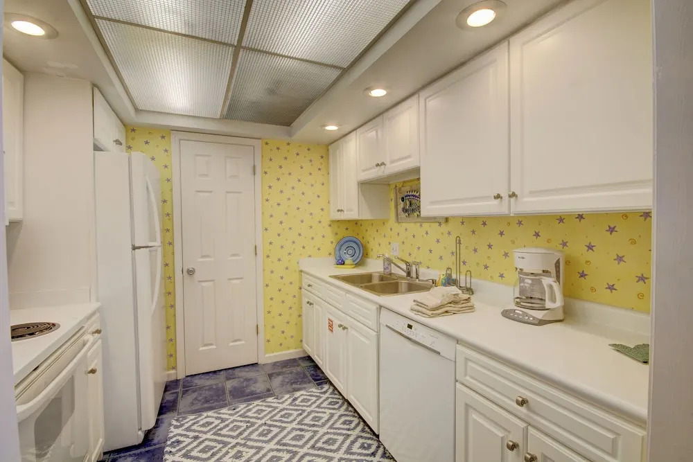 345 El Matador 1 Bedroom Condo by RedAwning