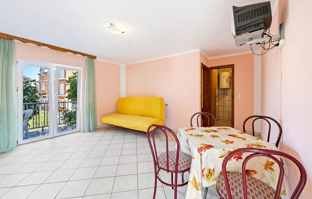 Beautiful Apartment in Vodice With 1 Bedrooms and Wifi