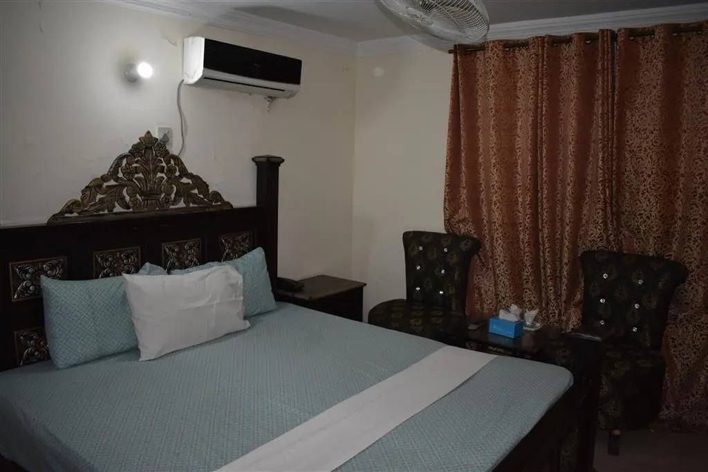 Hotel Basera