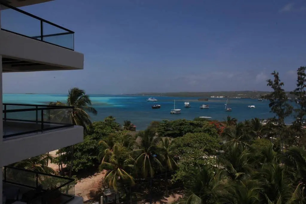 Apartamento en el Centro de San Andrés Islas con vista al mar- Edificio Bay Point 703