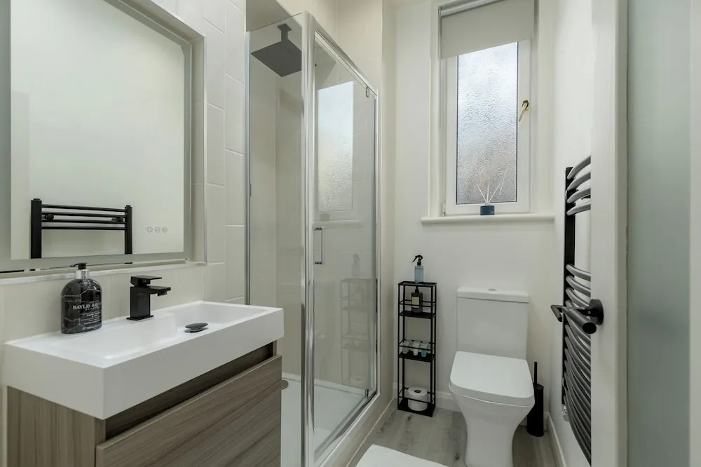Modern Wheatfield Apartment