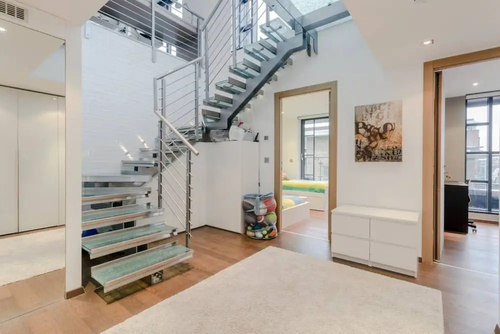 2 Bedroom Penthouse Apartment in Pimlico
