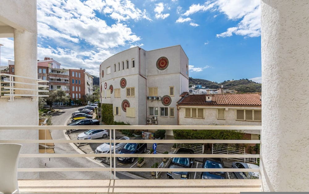 Calm Living 2BR Apartment in Residential Area