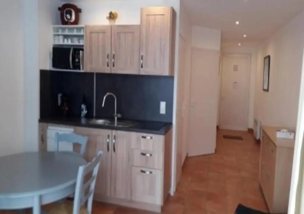 LOGEMENT T2 PMR piscine Privée 400m de la Plage