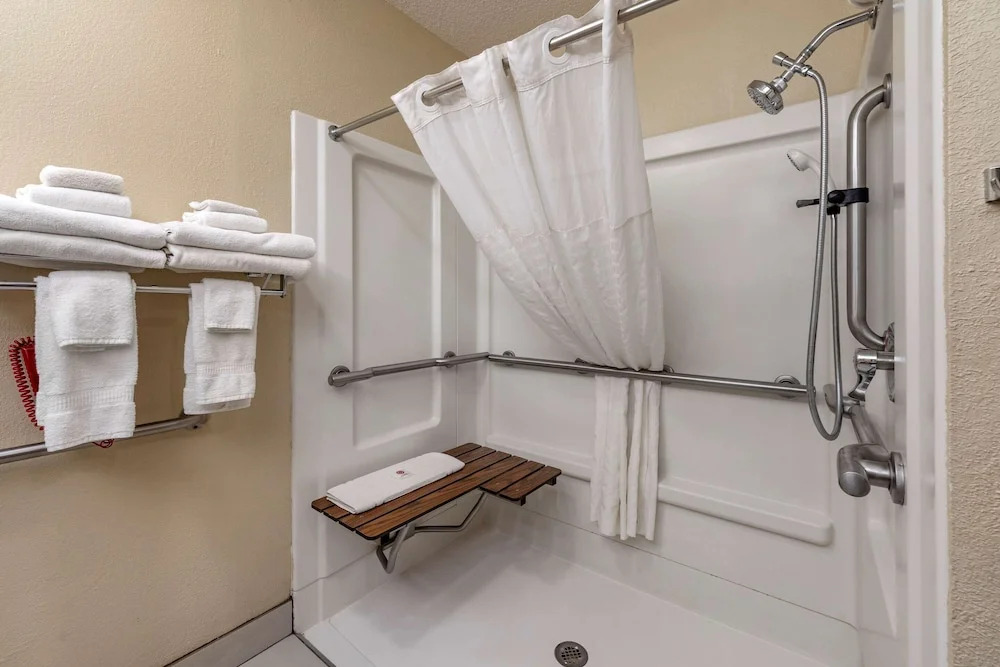 Comfort Inn & Suites North