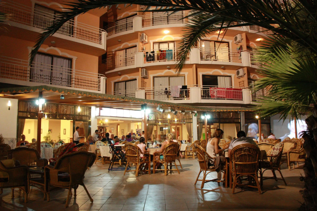 Mutlu Hotel