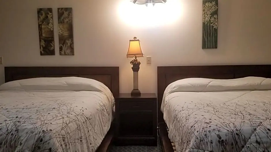 Hillview Motel