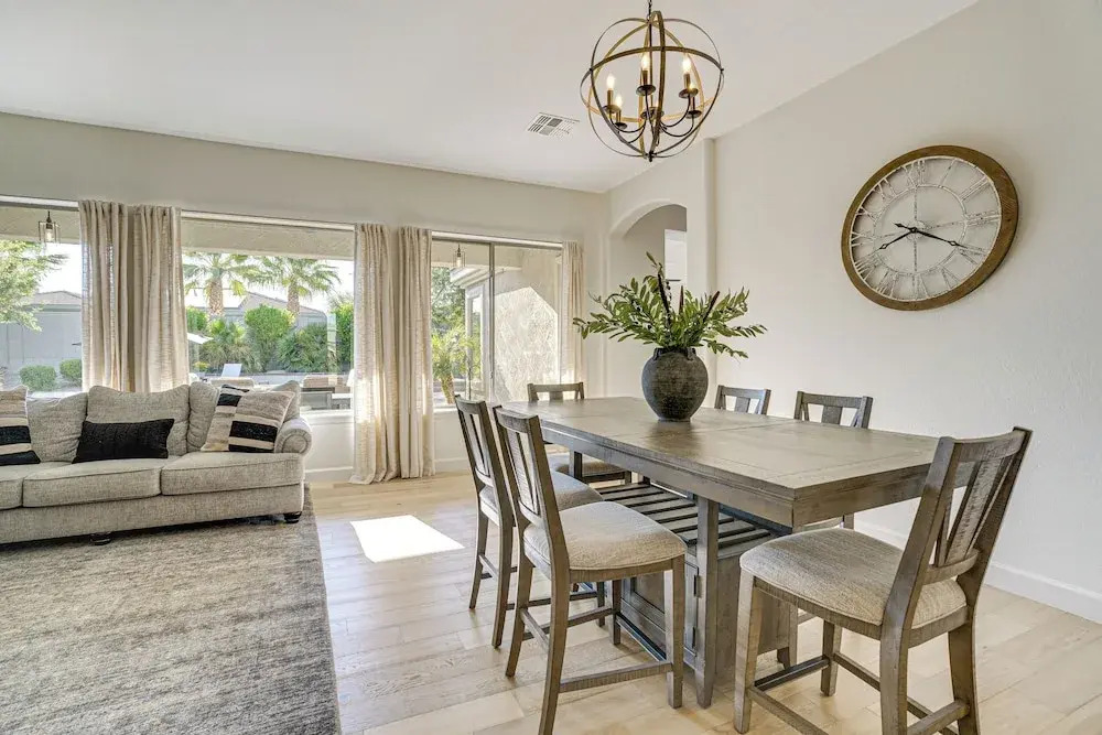 Outdoor Oasis: Spacious Family Escape in Goodyear!