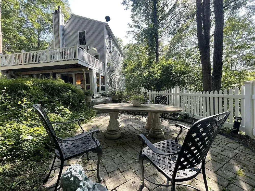 Harbor Hideaway