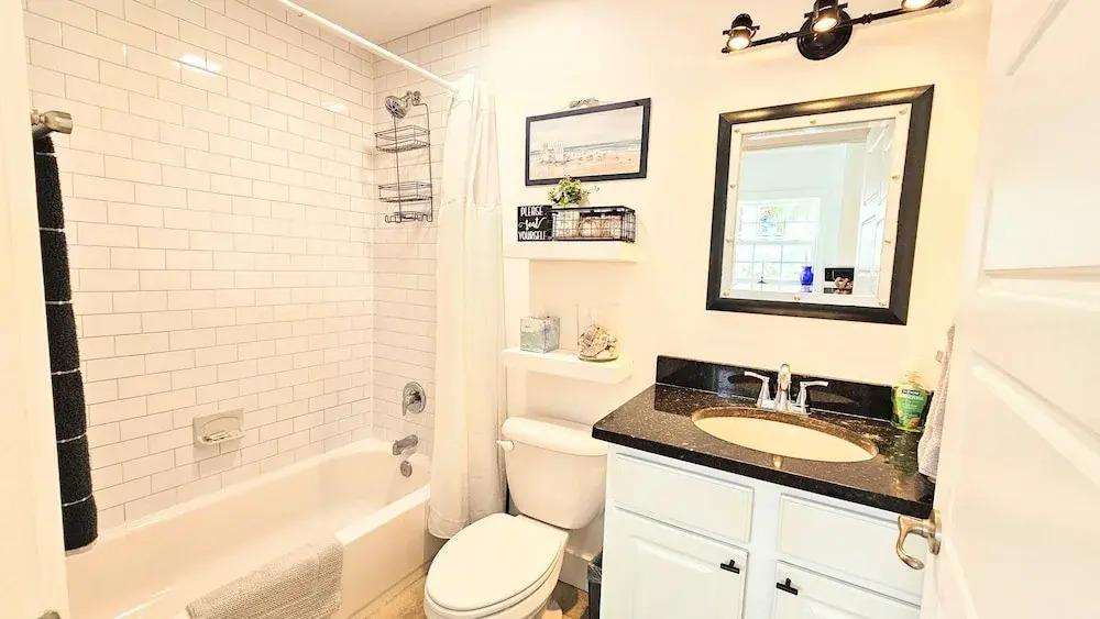 Surfside Oasis ~tropical Pool! Walk to the Beach