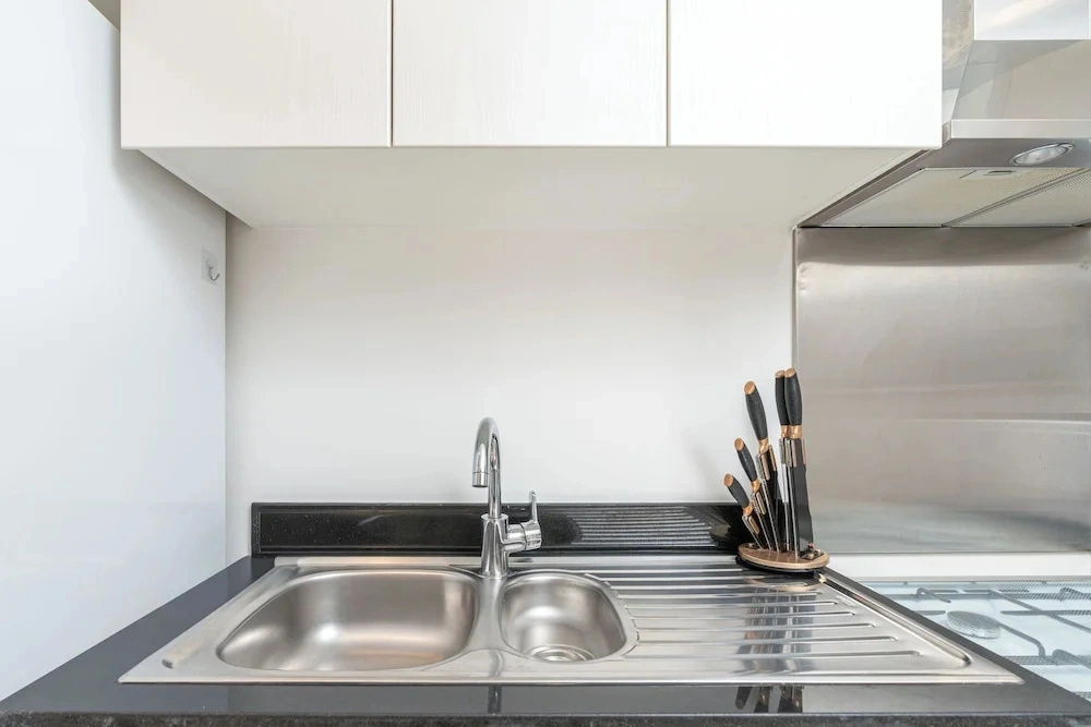PVH - Classy Studio - Carson A
