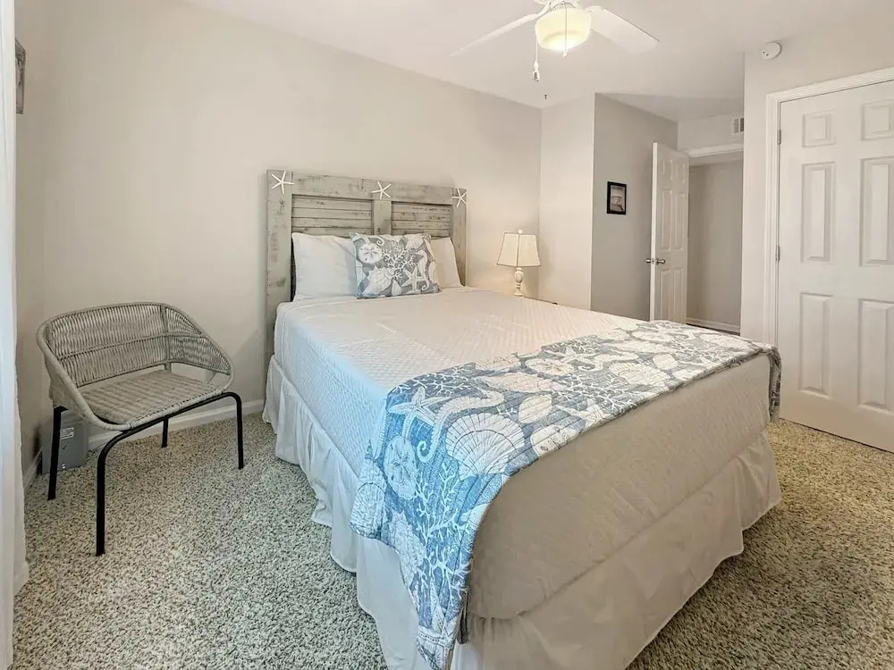Coastal Retreat - Stay for 6!