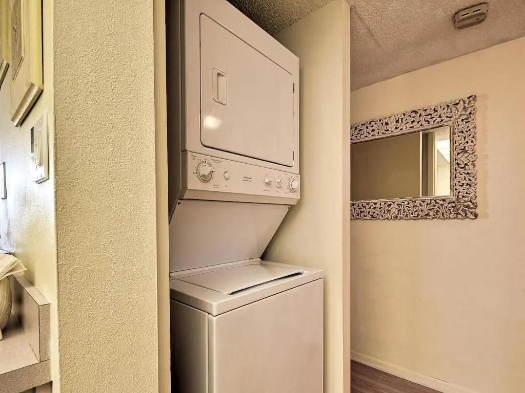 440 West 1108S
