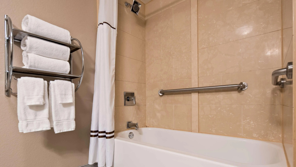 Best Western Plus Sunrise Inn