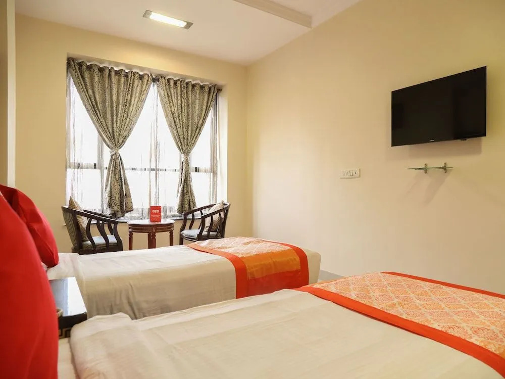 OYO Flagship 072 Hotel Orient Inn