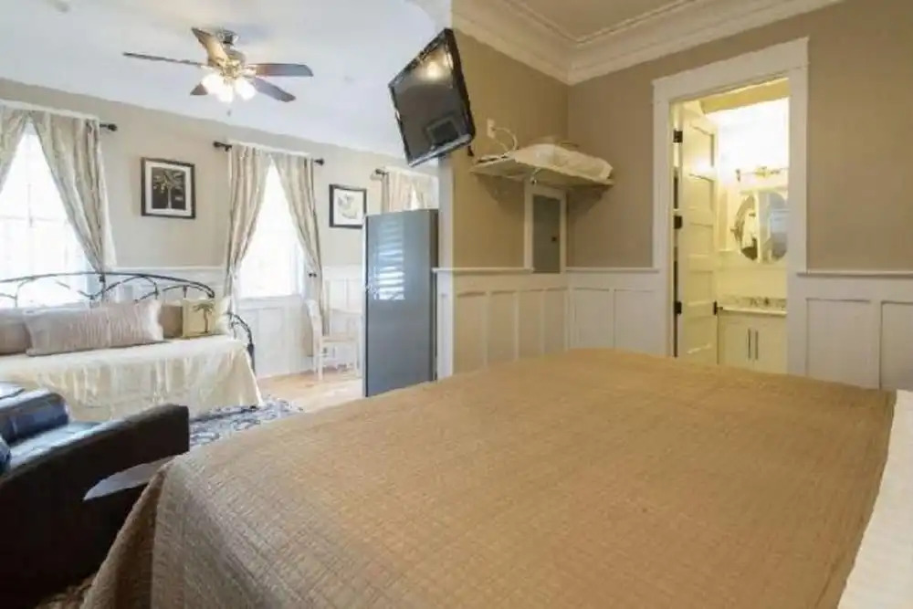 The Palmetto House Inn