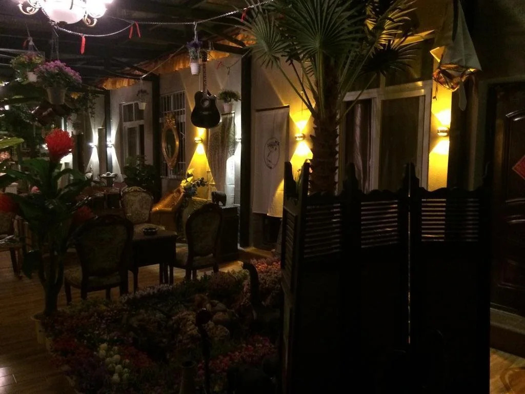 2+2 Garden Theme Hotel