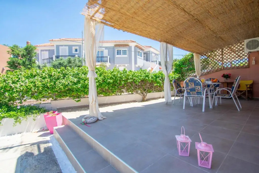 Dora's Tsilivi Beach House A by "elite"