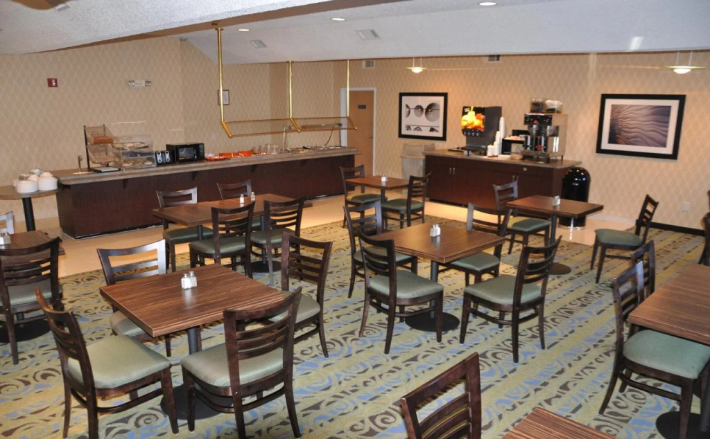 Comfort Inn & Suites Crystal Inn Sportsplex